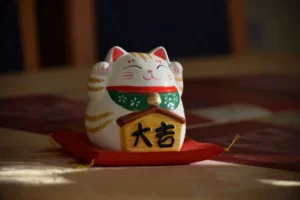 Lire la suite à propos de l’article Les Maneki-Neko et leurs symboliques